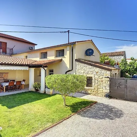 Holiday home Valtura
